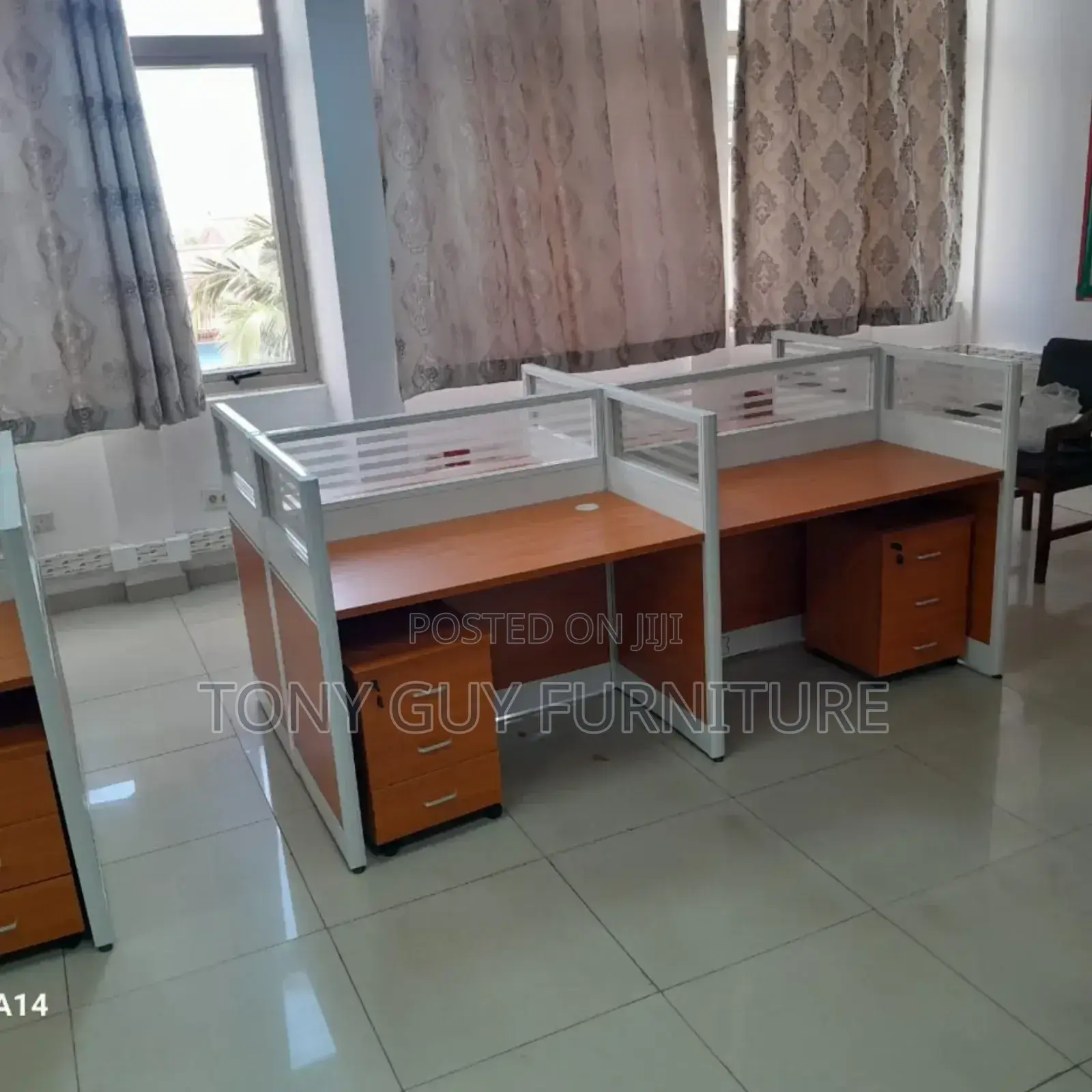 4 Cubicle Working Table