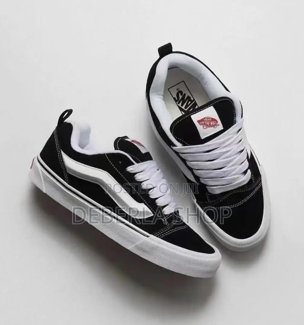 Authentic New Skull Vans