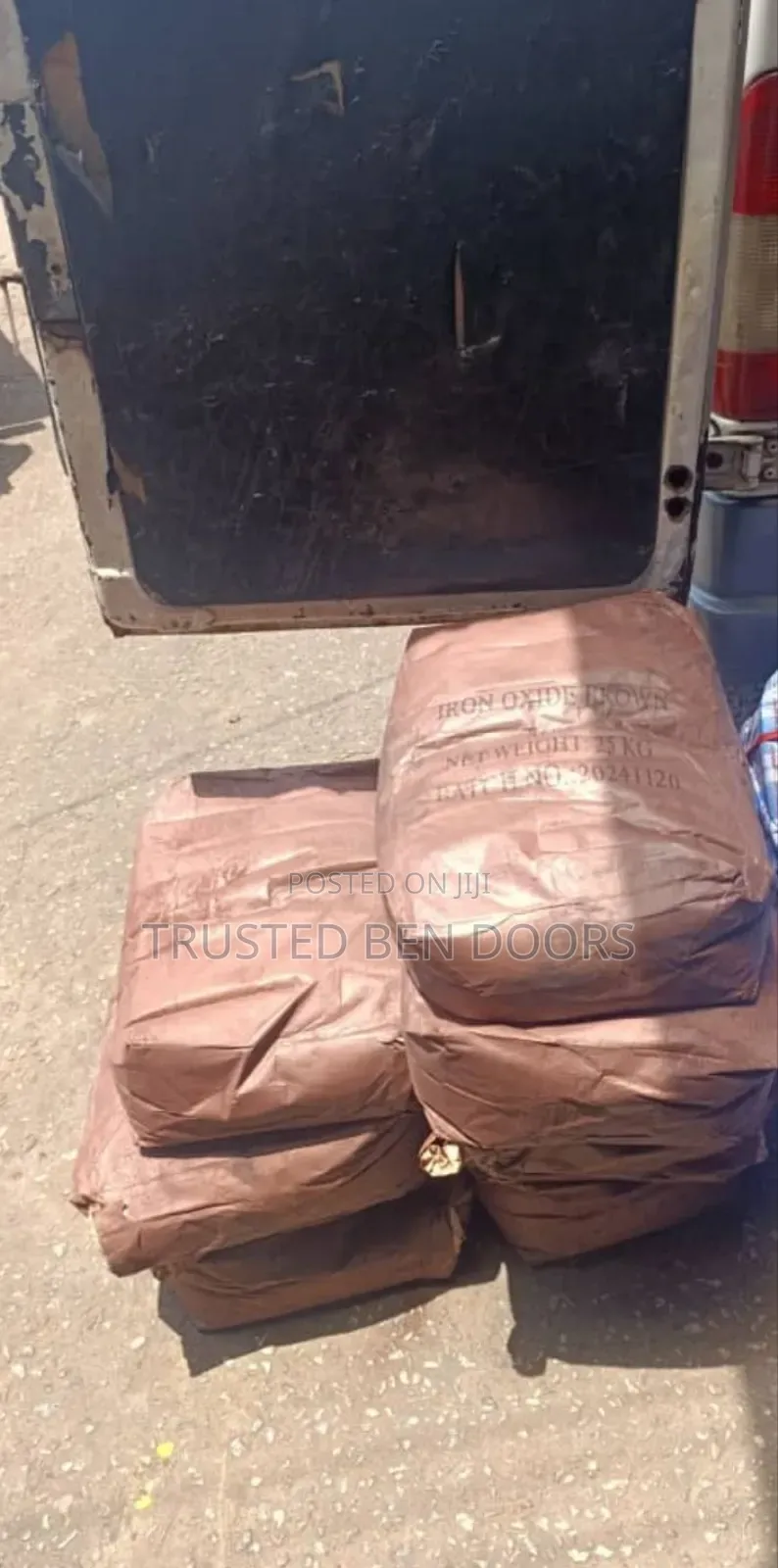 Brown Pigment for Construction Works