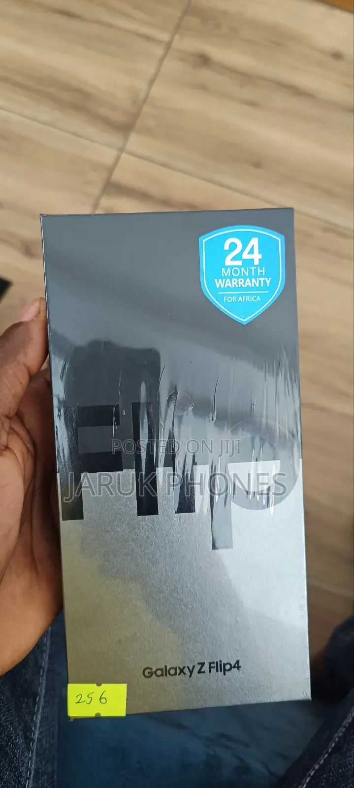 New Samsung Galaxy Z Flip4 256 GB Black