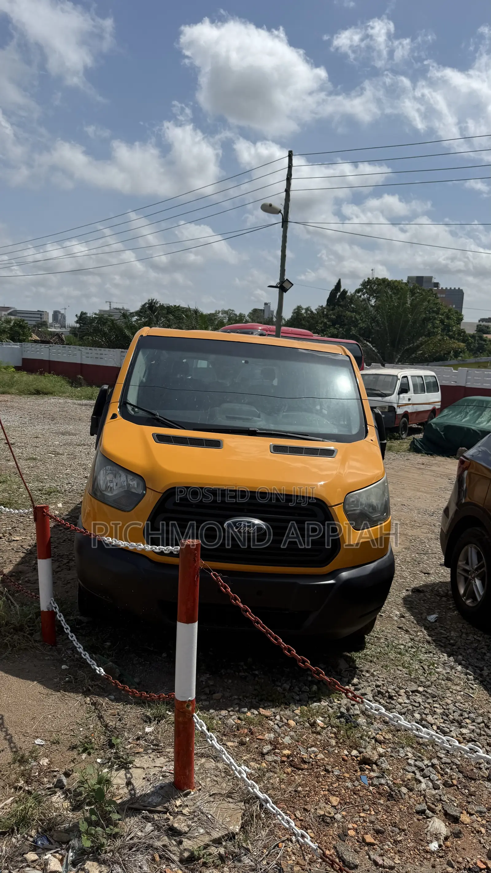 Ford Transit Crew Van 2023 Yellow
