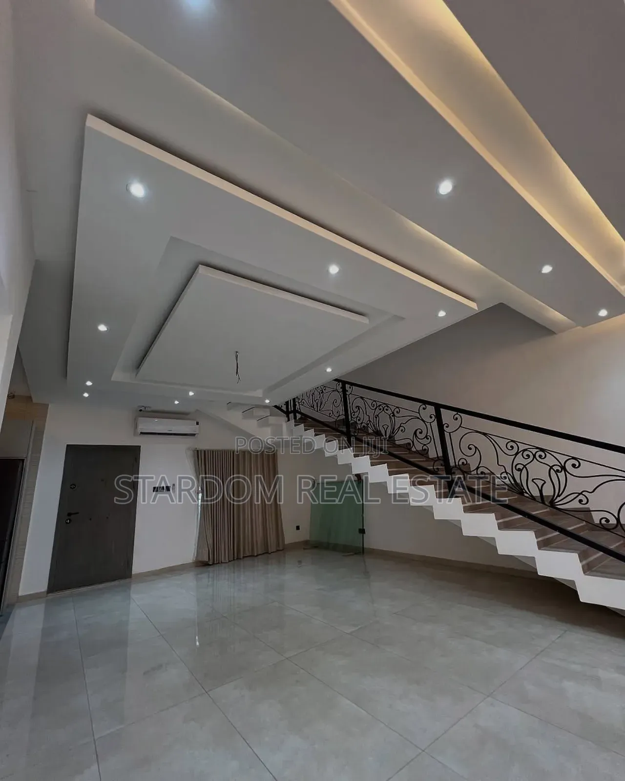 5bdrm Duplex in Ashaley Botwe for sale