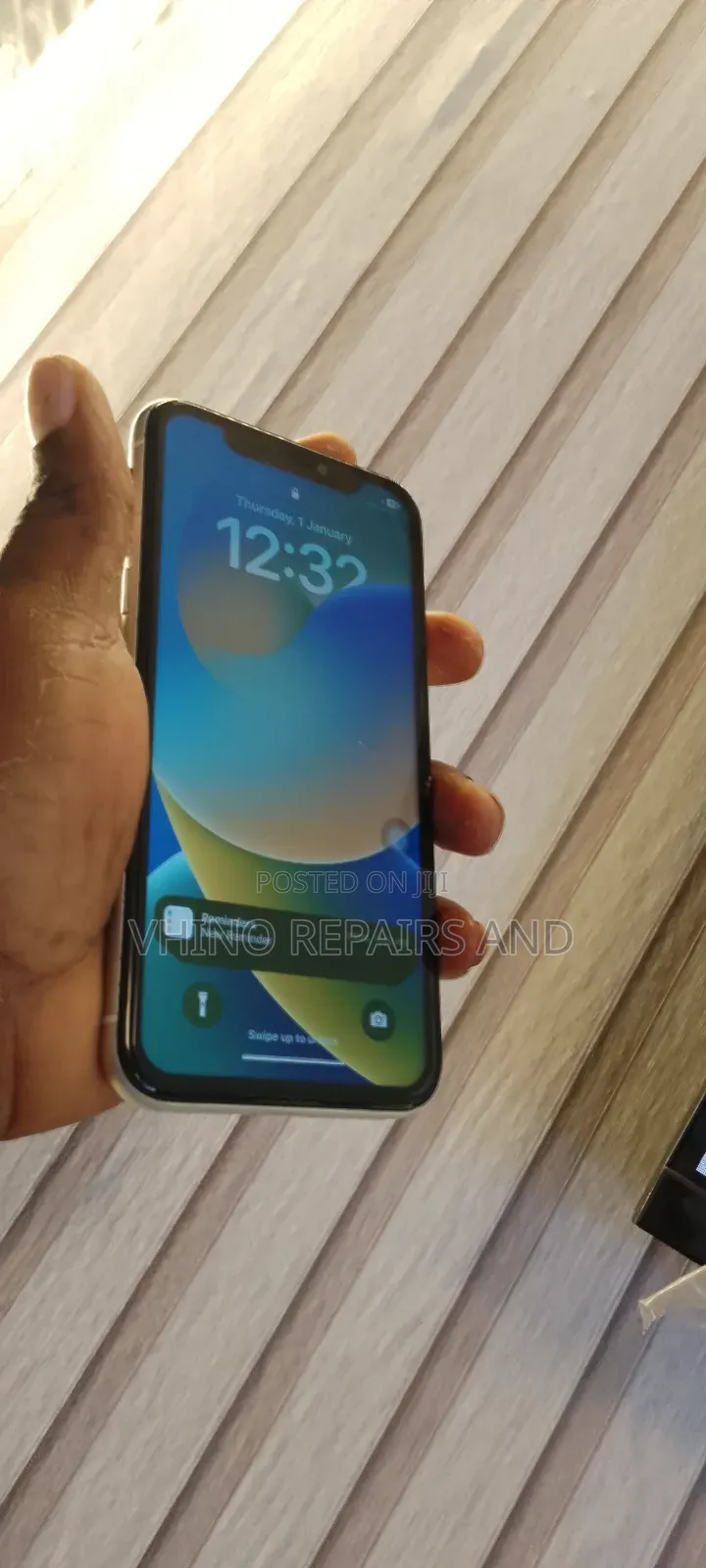 New Apple iPhone 11 64 GB White