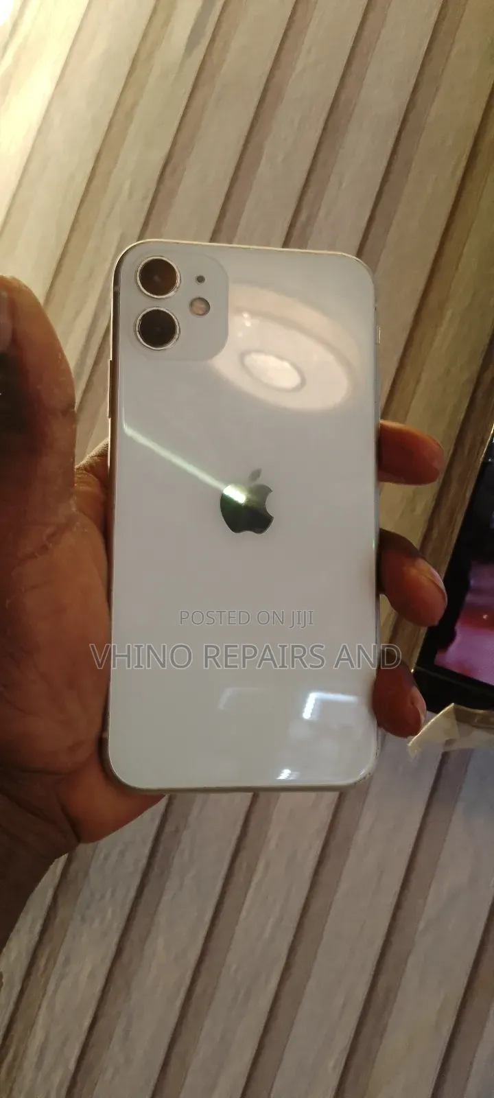 New Apple iPhone 11 64 GB White