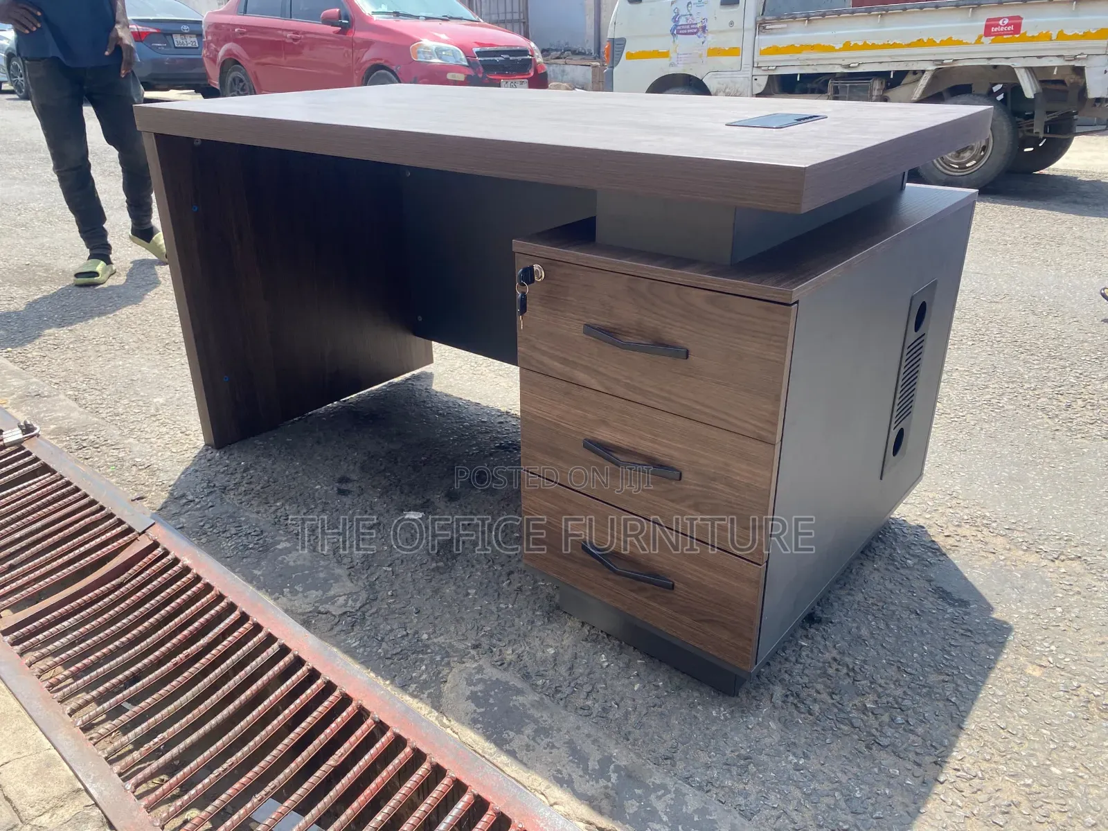 Executive Desk (1.4m)