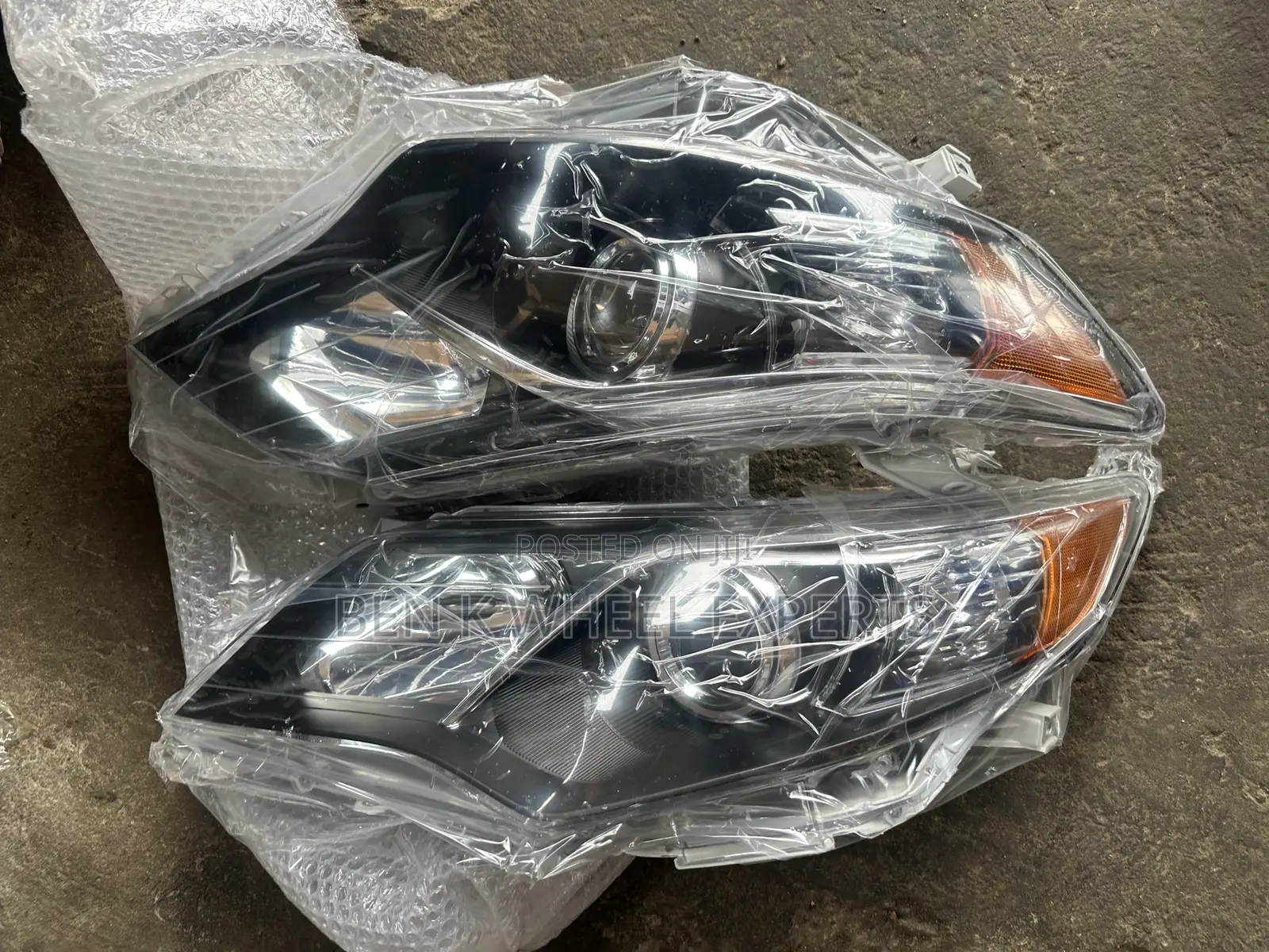 Toyota Camry Headlight Pair Black