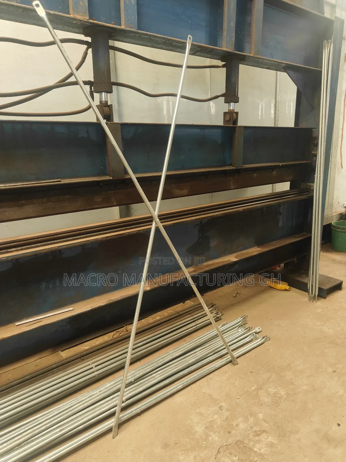 Scaffolding Brace Crossing