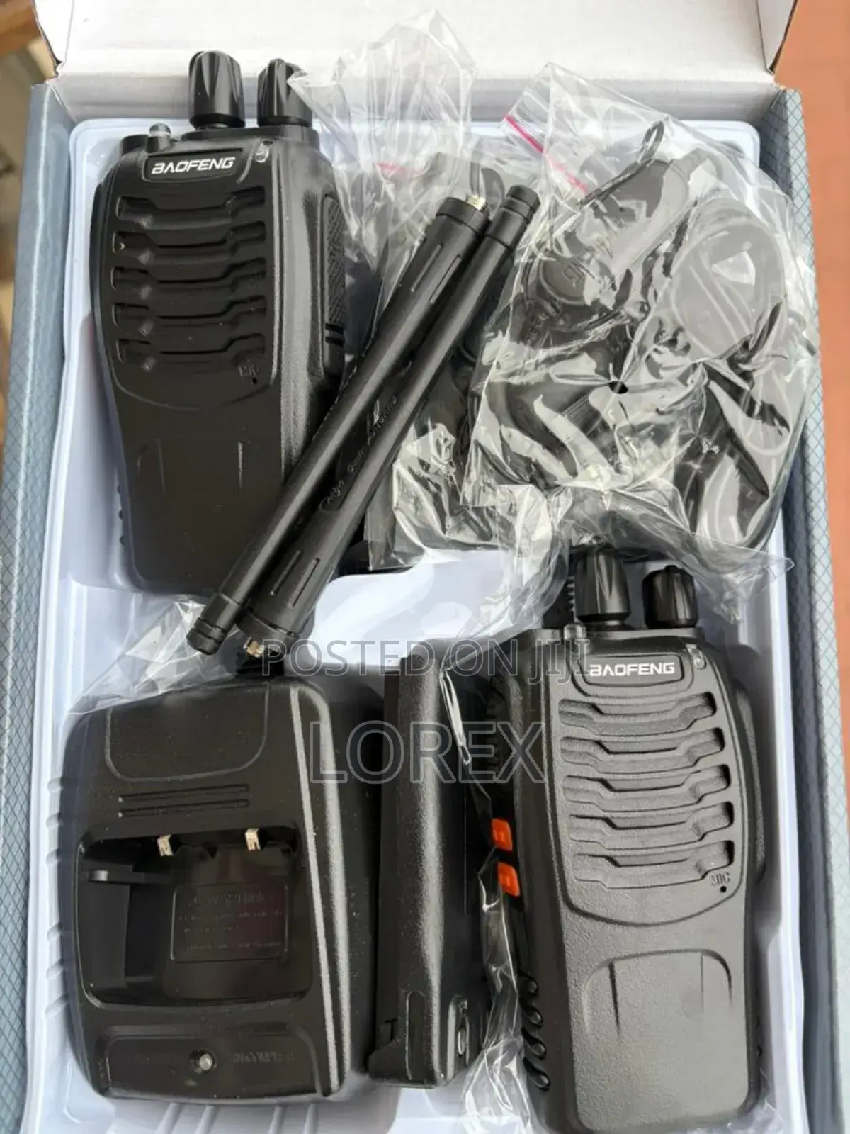 Baofeng Bf-888s 2 In 1 Radios Walkie-talkies With Earpiece.