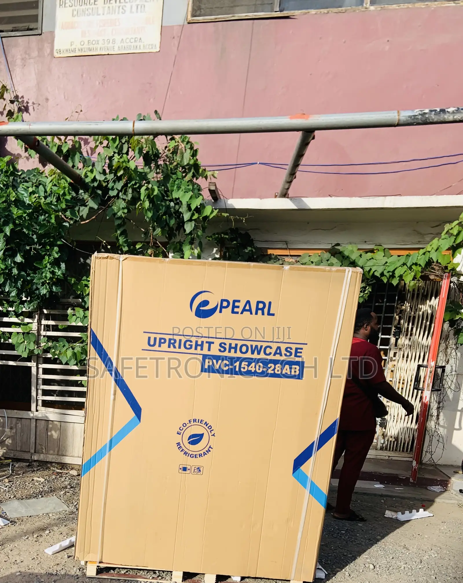 Secure Display Pearl PVC-150 Glass 3 Doors Fridge