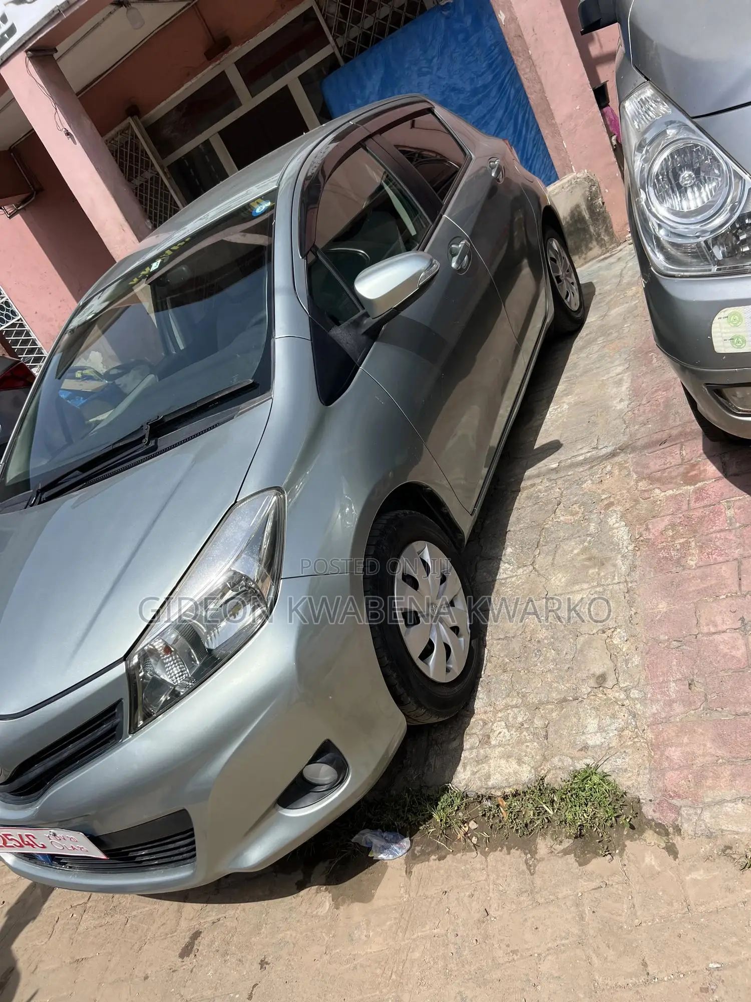 Toyota Vitz 1.3 FWD 5dr 2012 Green