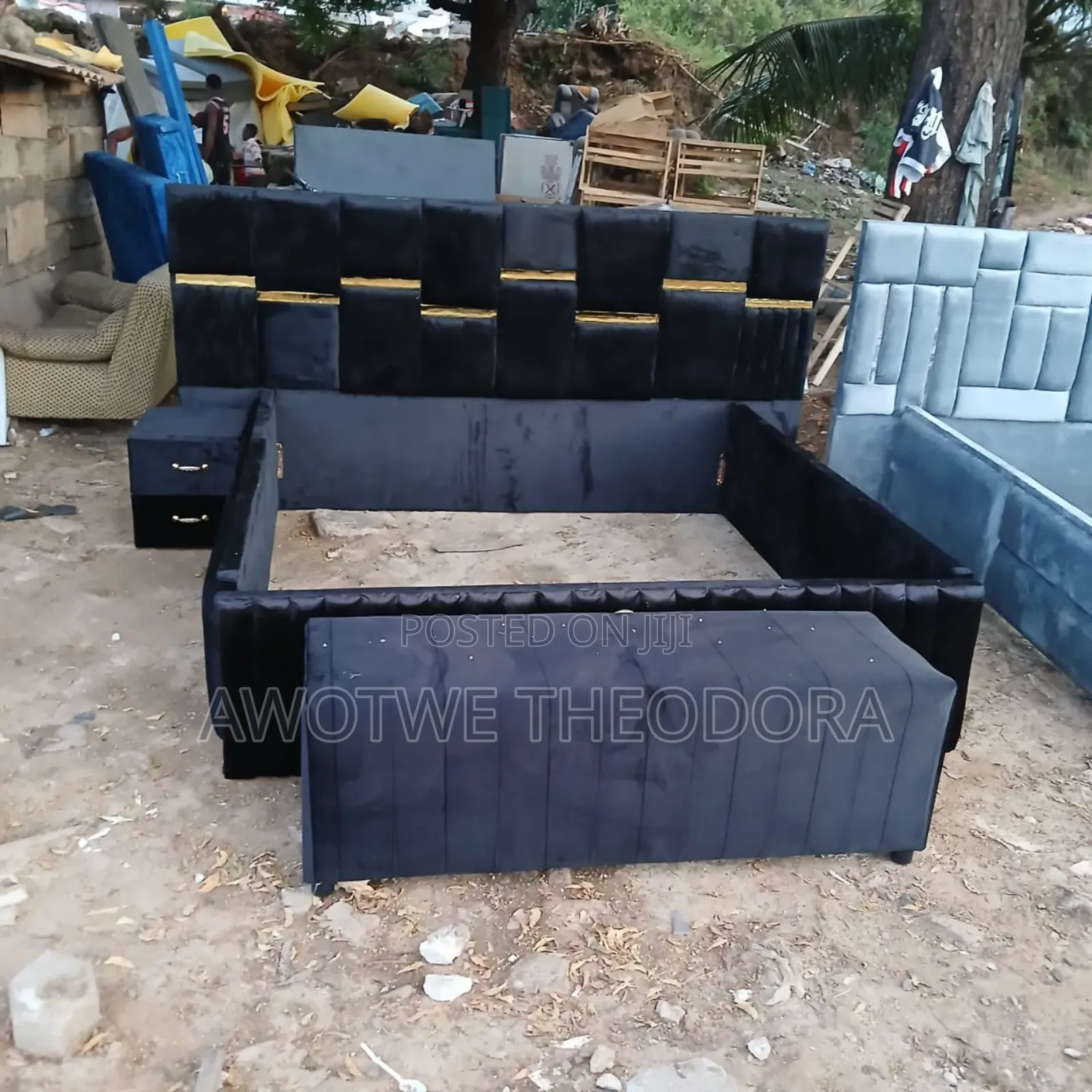 Quality King-Sized Bedframe N Ottoman(Payment Afta Delivery)