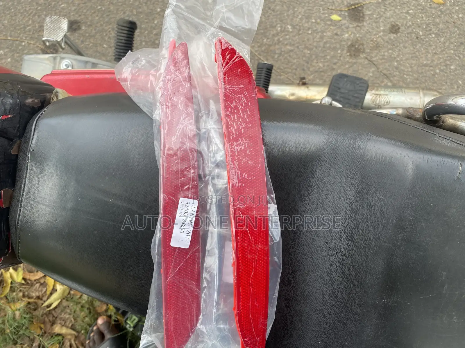 Hyundai Elantra 2014 2015 2016 Back Bumper Reflector