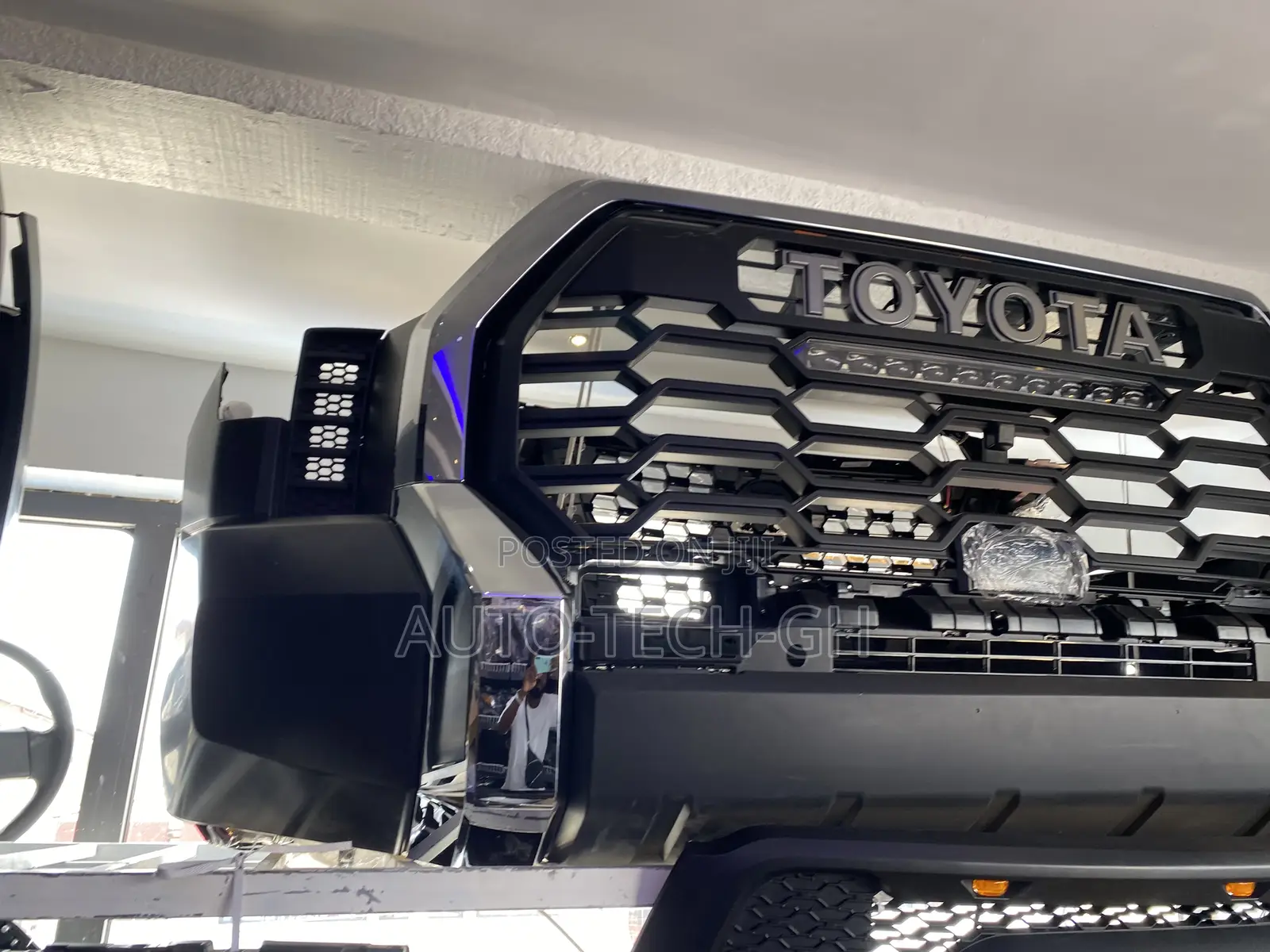 Tundra 2023 Complete Front Bumper