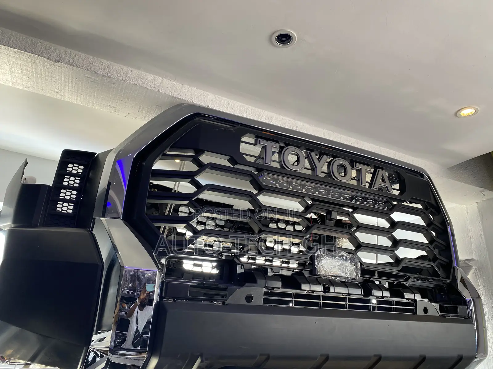 Tundra 2023 Complete Front Bumper