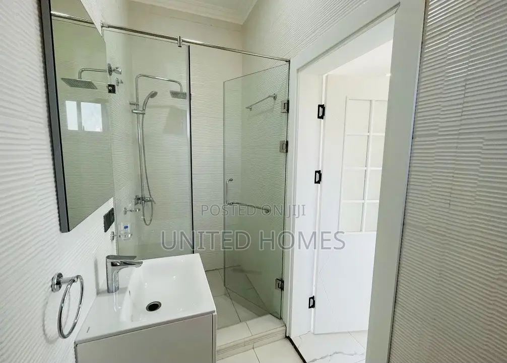 3bdrm House in Airport Residential Area for sale