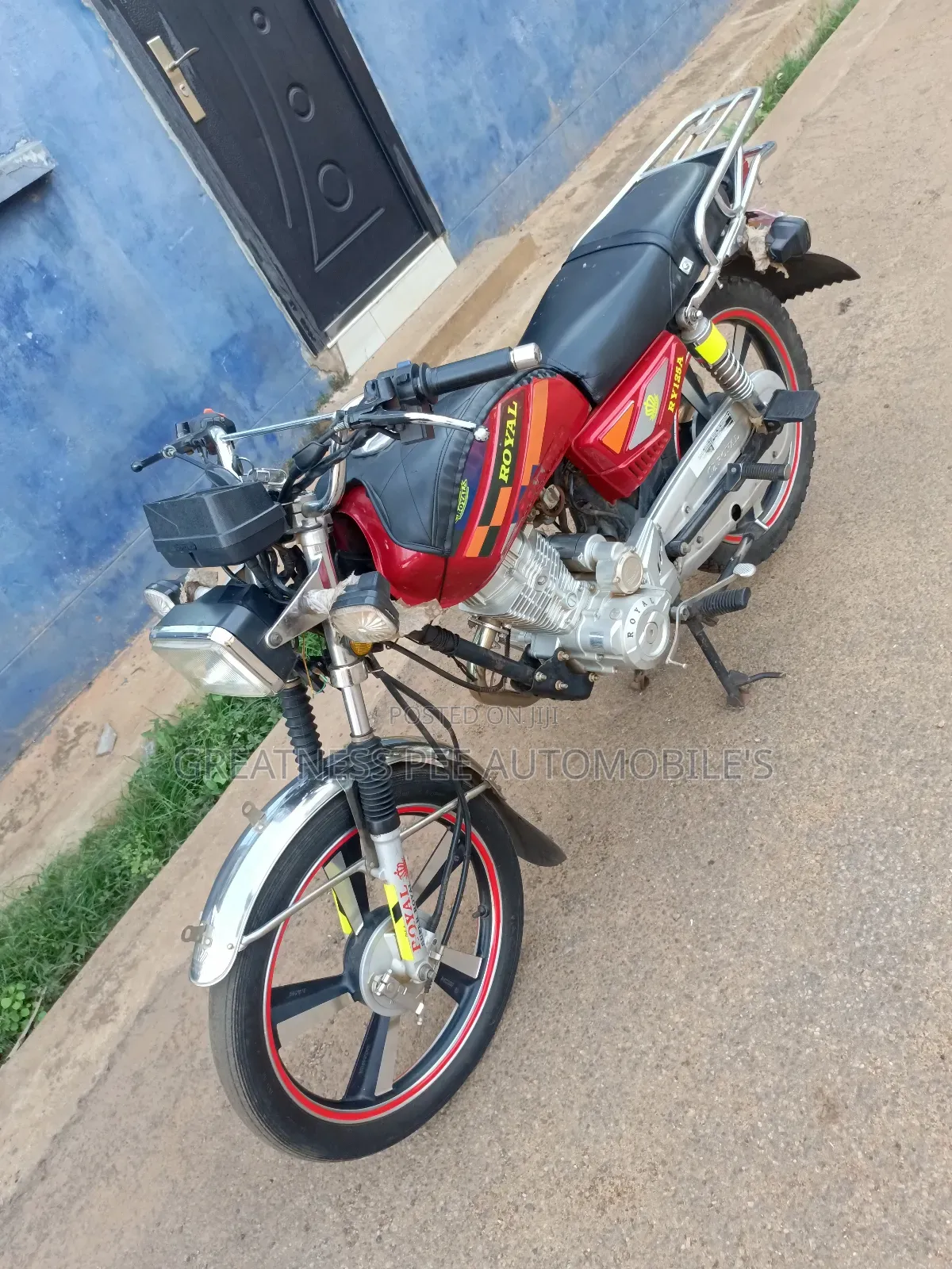 Royal Motorcycle 2022 Red