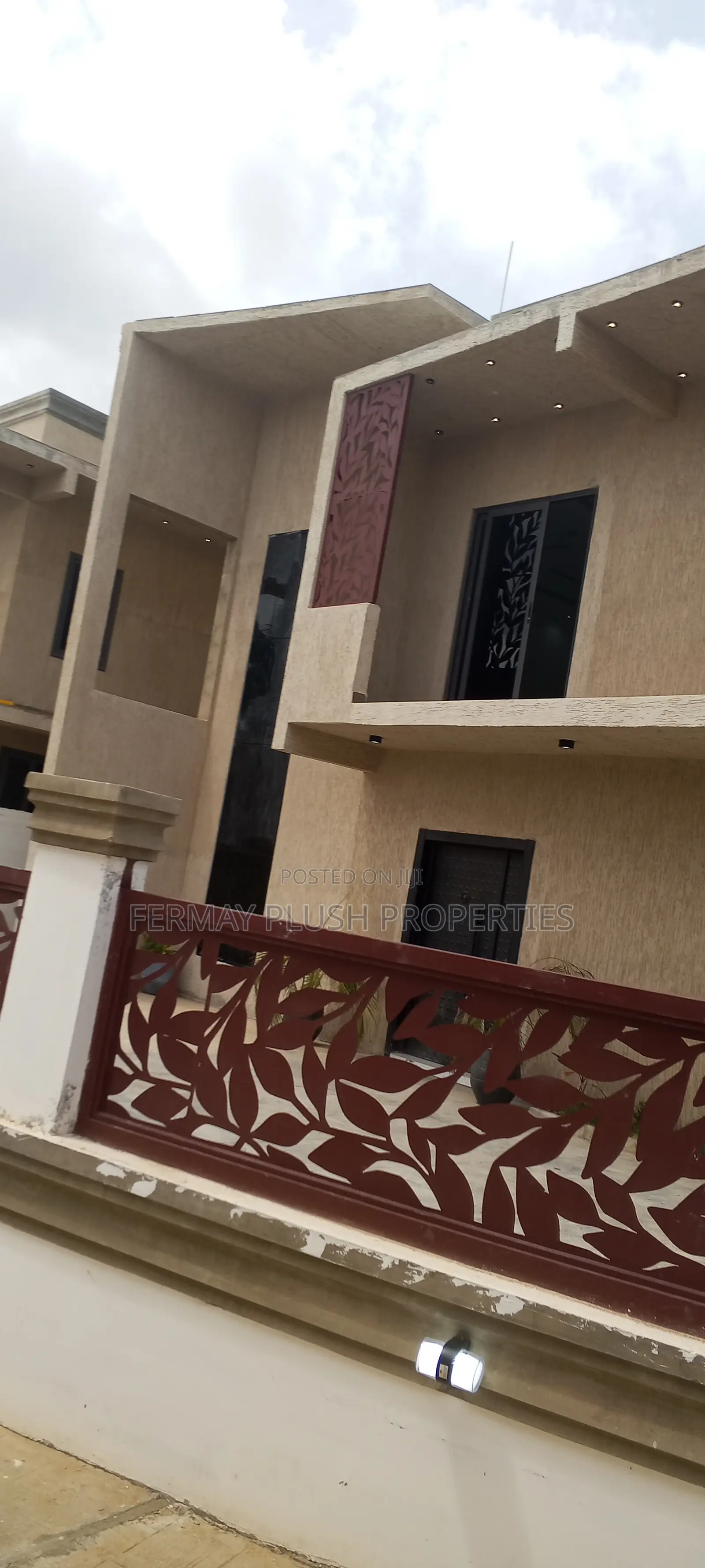 4bdrm Mansion in Newly Built Machine, Accra Metropolitan for sale