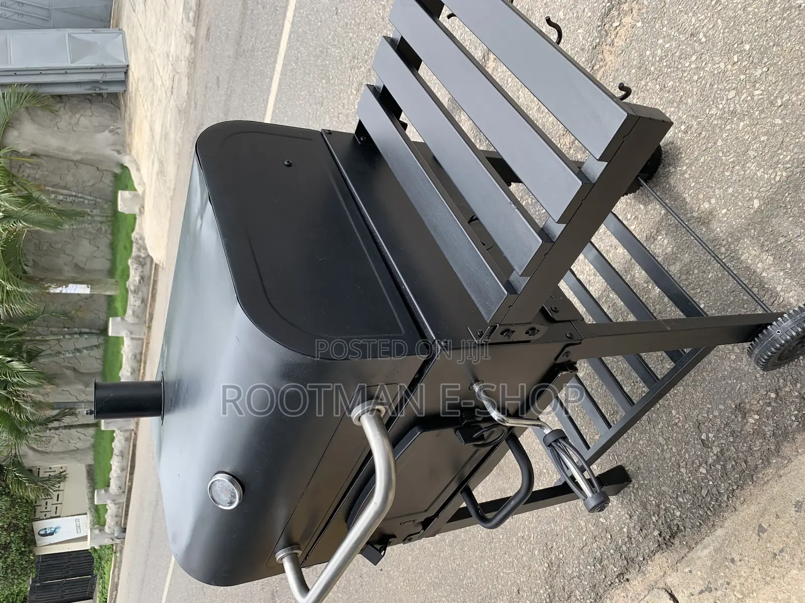 Cosmogrill Outdoor Smoker Charcoal BBQ With Cast Iron Grills