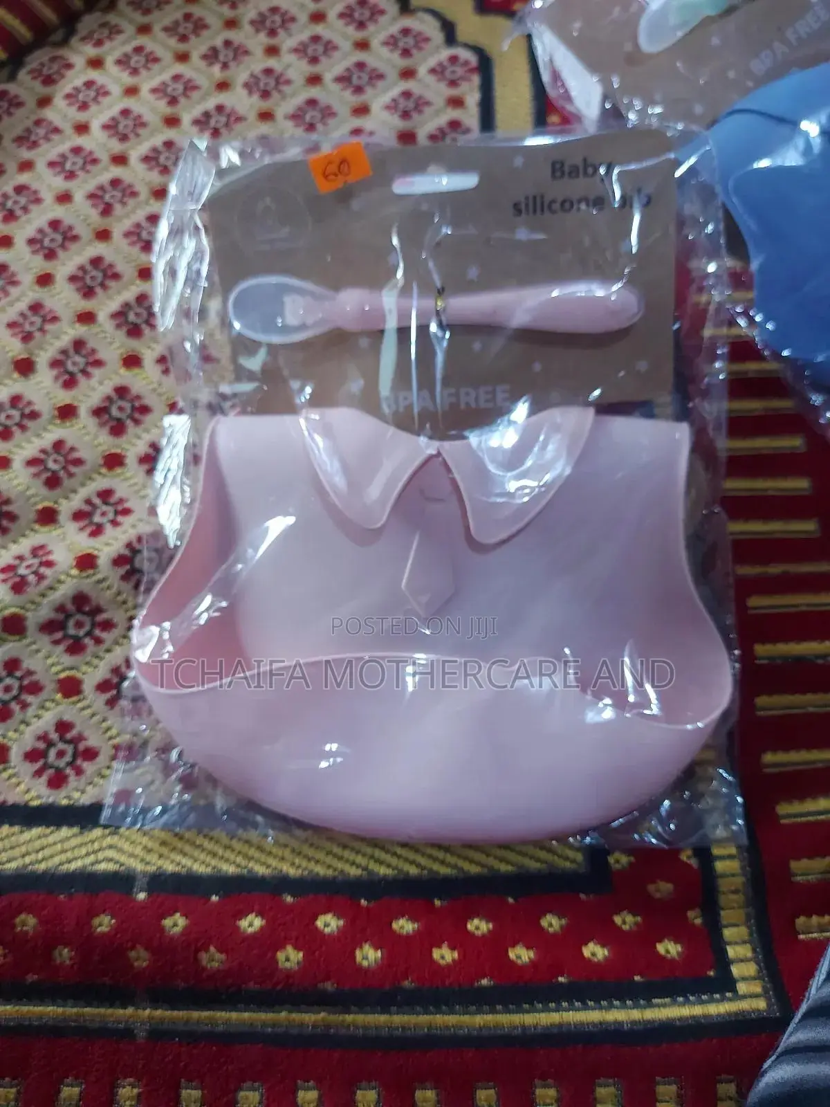 Little Alpaca Silicone Bib With Spoon