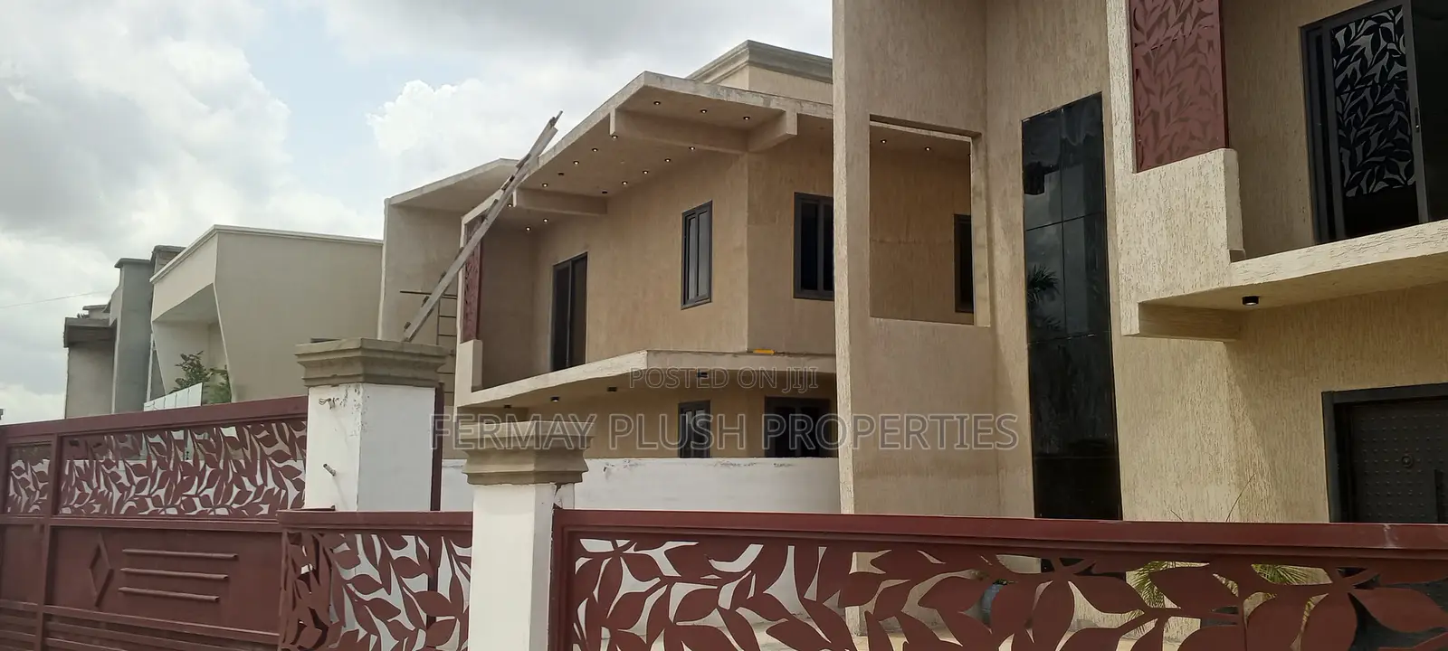 4bdrm Mansion in Newly Built Machine, Accra Metropolitan for sale