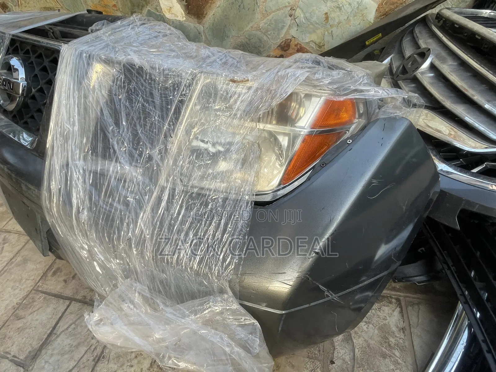 Nissan Pathfinder (2009-2012) Front Cut Available