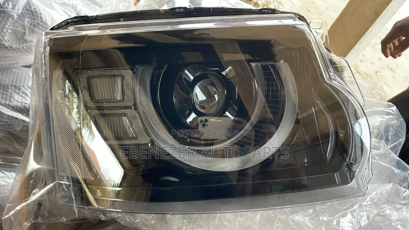 2010 - 2016 Land Rover Discovery 4 Led Spec Headlights