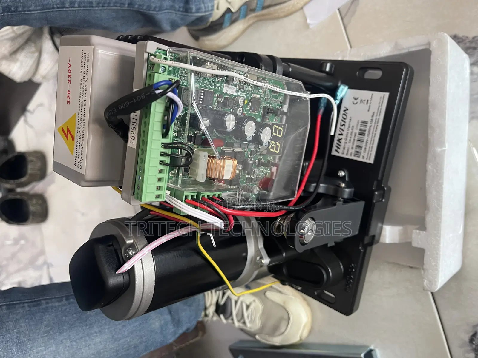 Hikvision Sliding Gate Opener Ds-K3sl306 800gh+Battery+ Rack