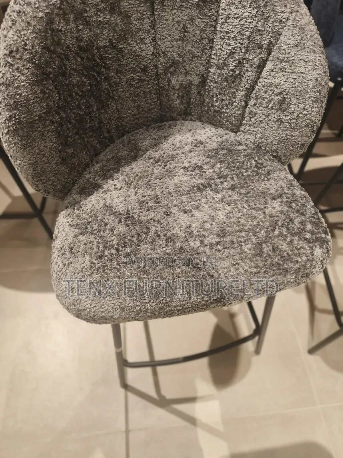 Island Stool/ Bar Stool (Fluff Inn)