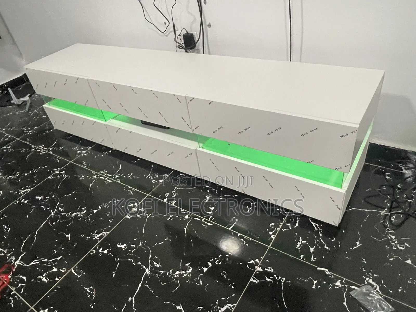 An Affordable High Gloss Tv Stand in White With Led Lighting