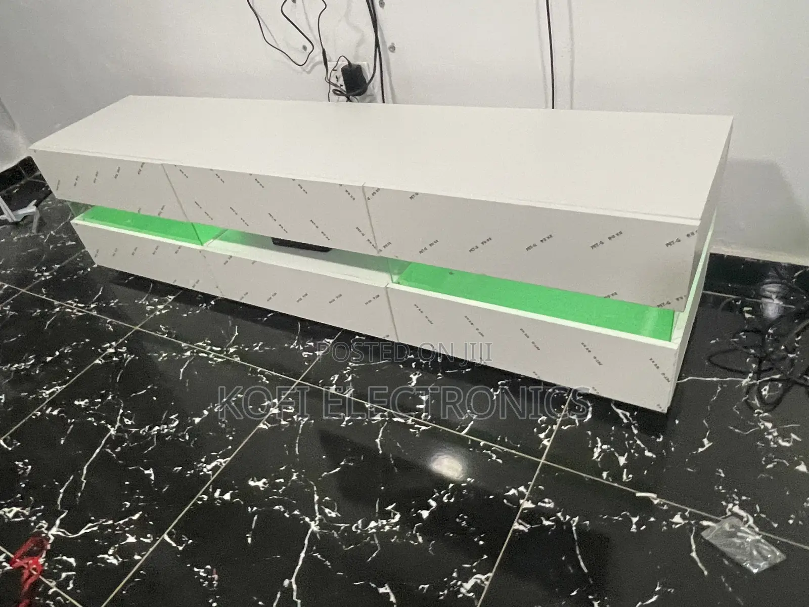 The Latest High Gloss Tv Stand in White With Led Lighting