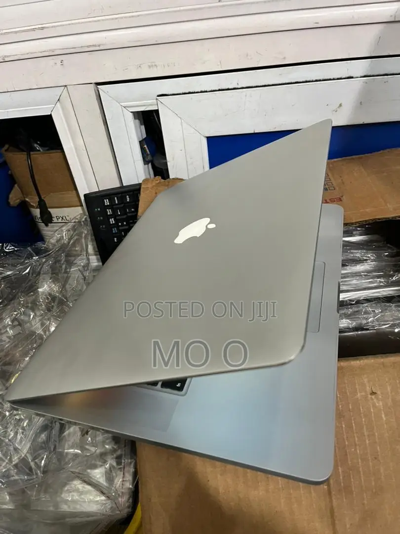 Laptop Apple MacBook Pro 2015 16GB Intel Core I7 SSD 256GB