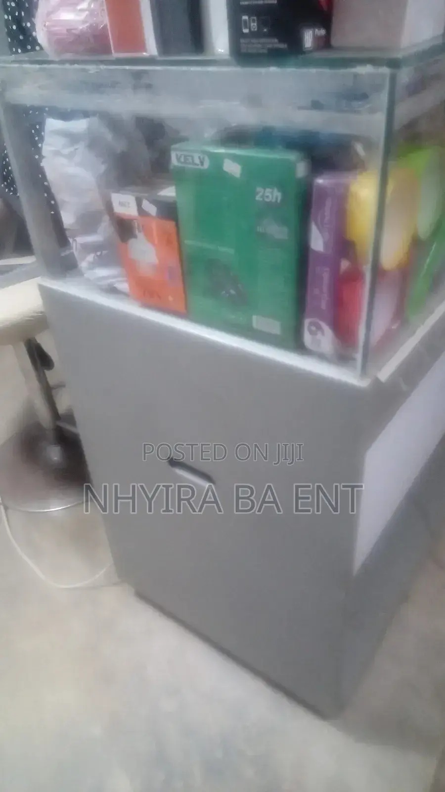 Show Case Container