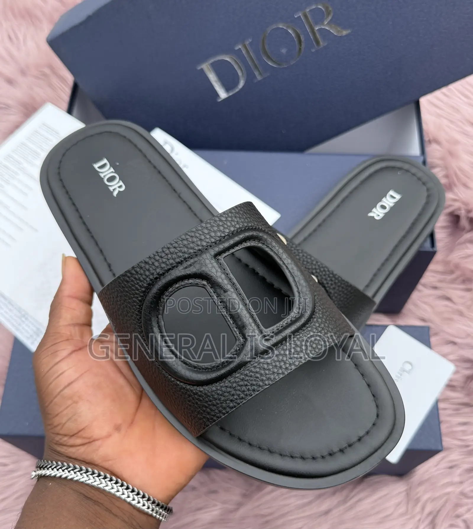Dior Slipper /Logo