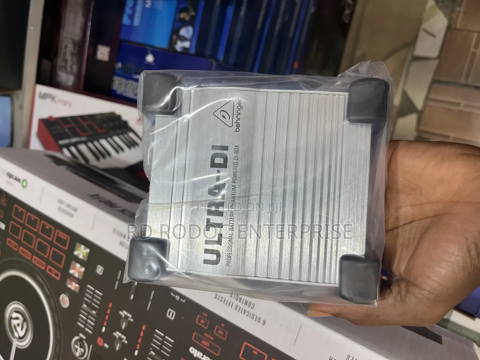 Behringer Ultra Di D100