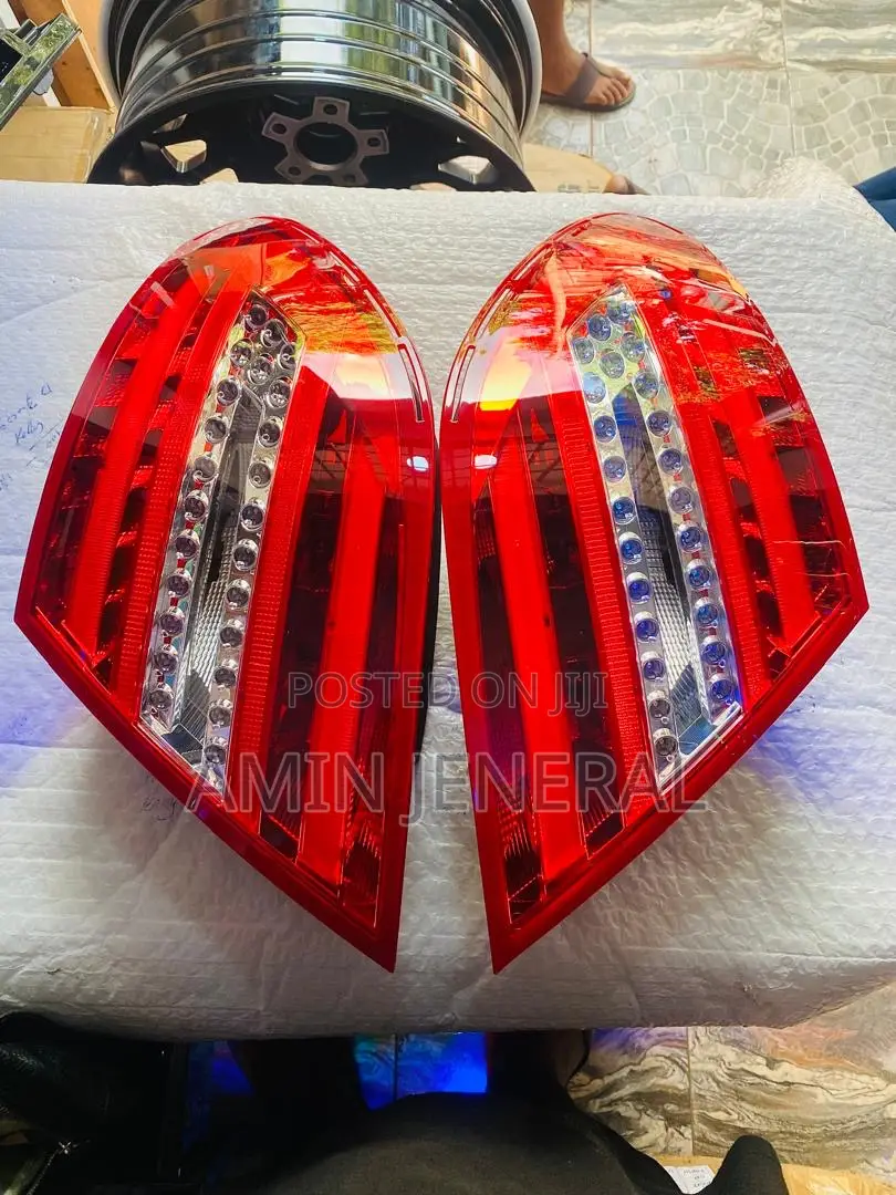 W204 Tail Light C250