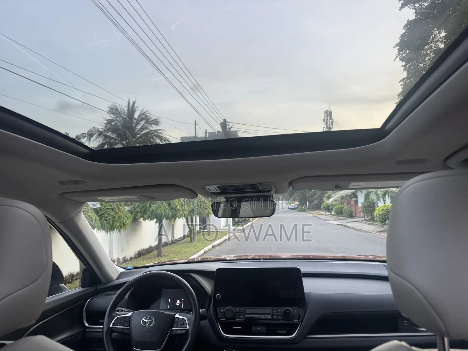 Toyota Highlander XLE AWD 2024 Red