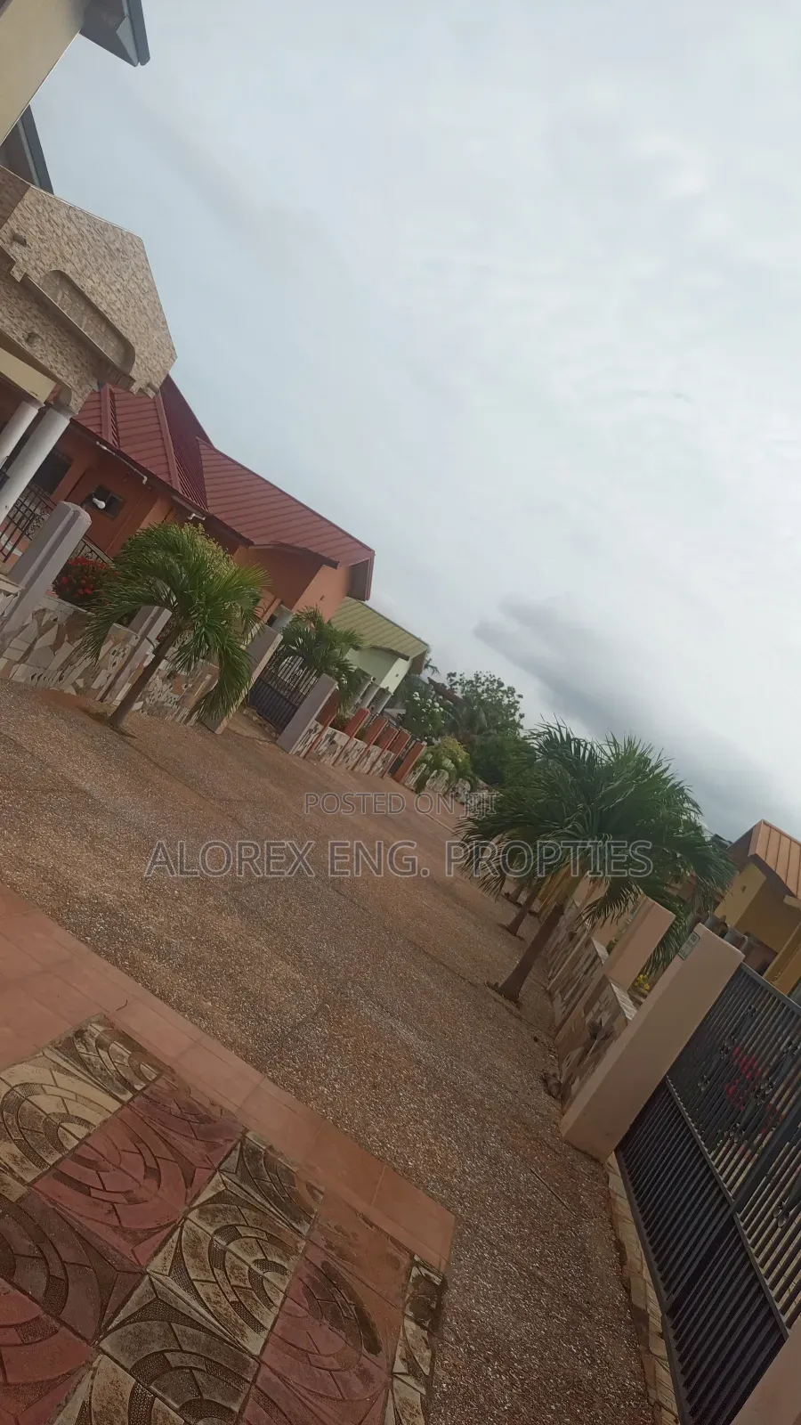 5bdrm Duplex in Gated Community, Oyarifa for rent