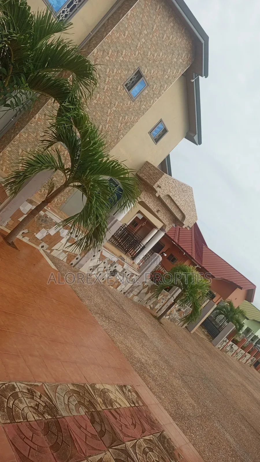 5bdrm Duplex in Gated Community, Oyarifa for rent