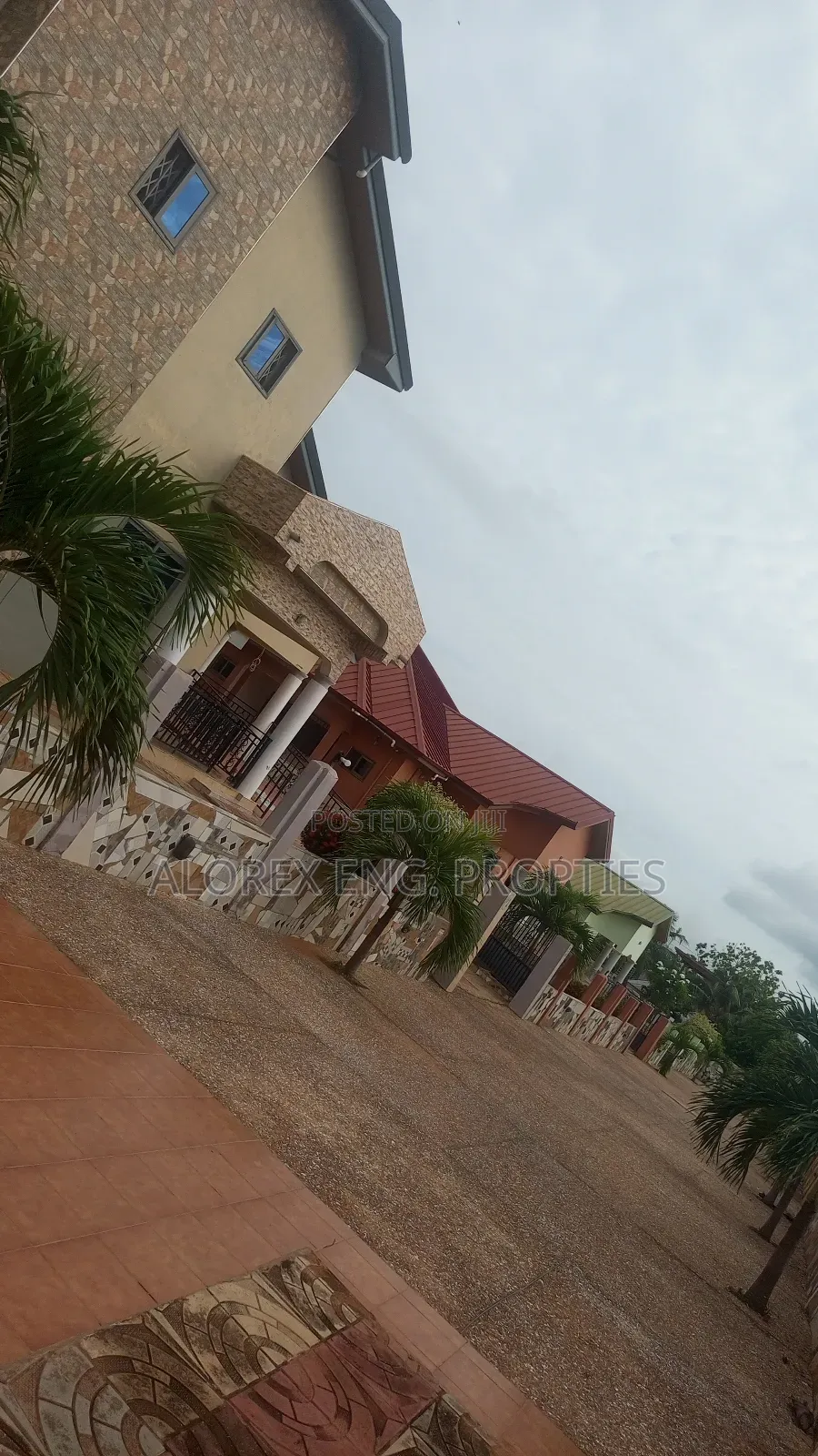 5bdrm Duplex in Gated Community, Oyarifa for rent