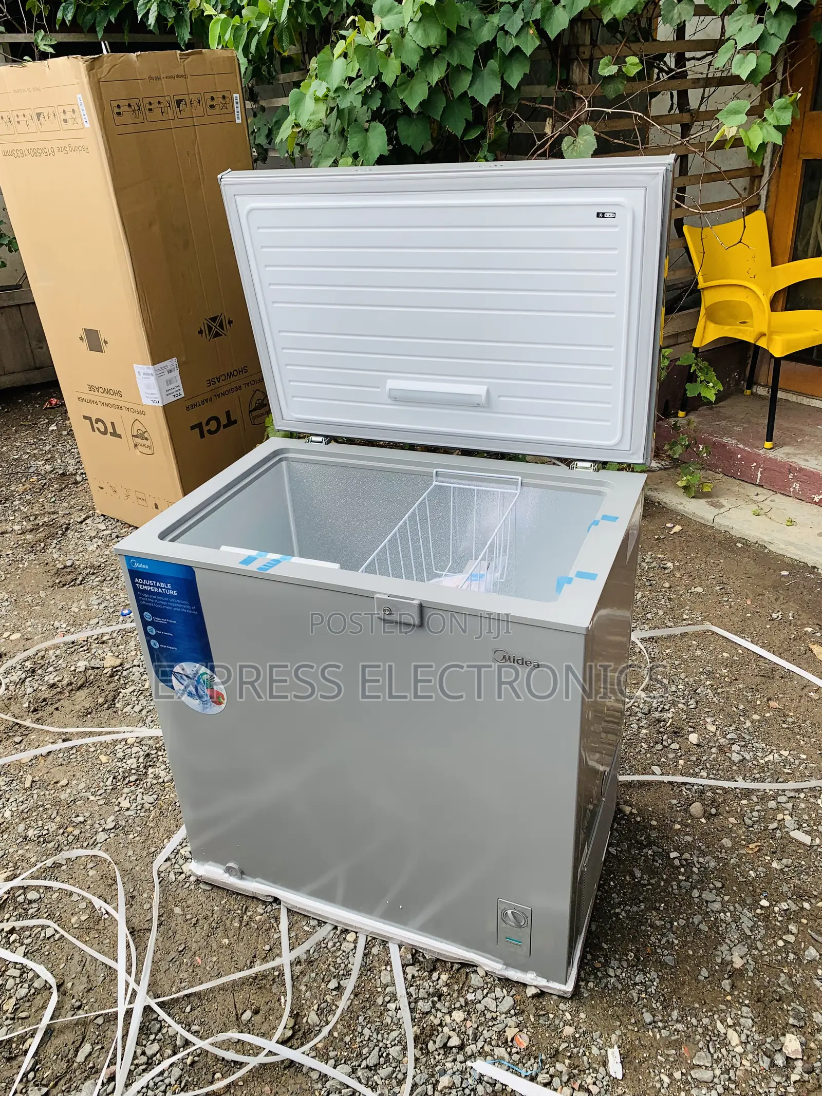Get a New Chest Freezer 200l Midea Grey Color