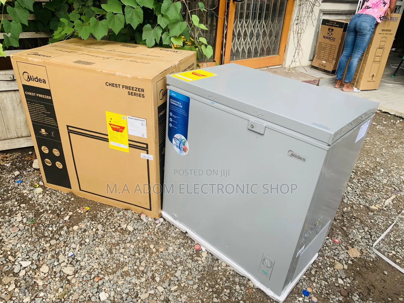 2 Star Rated Midea 198 Litres Chest Freezer