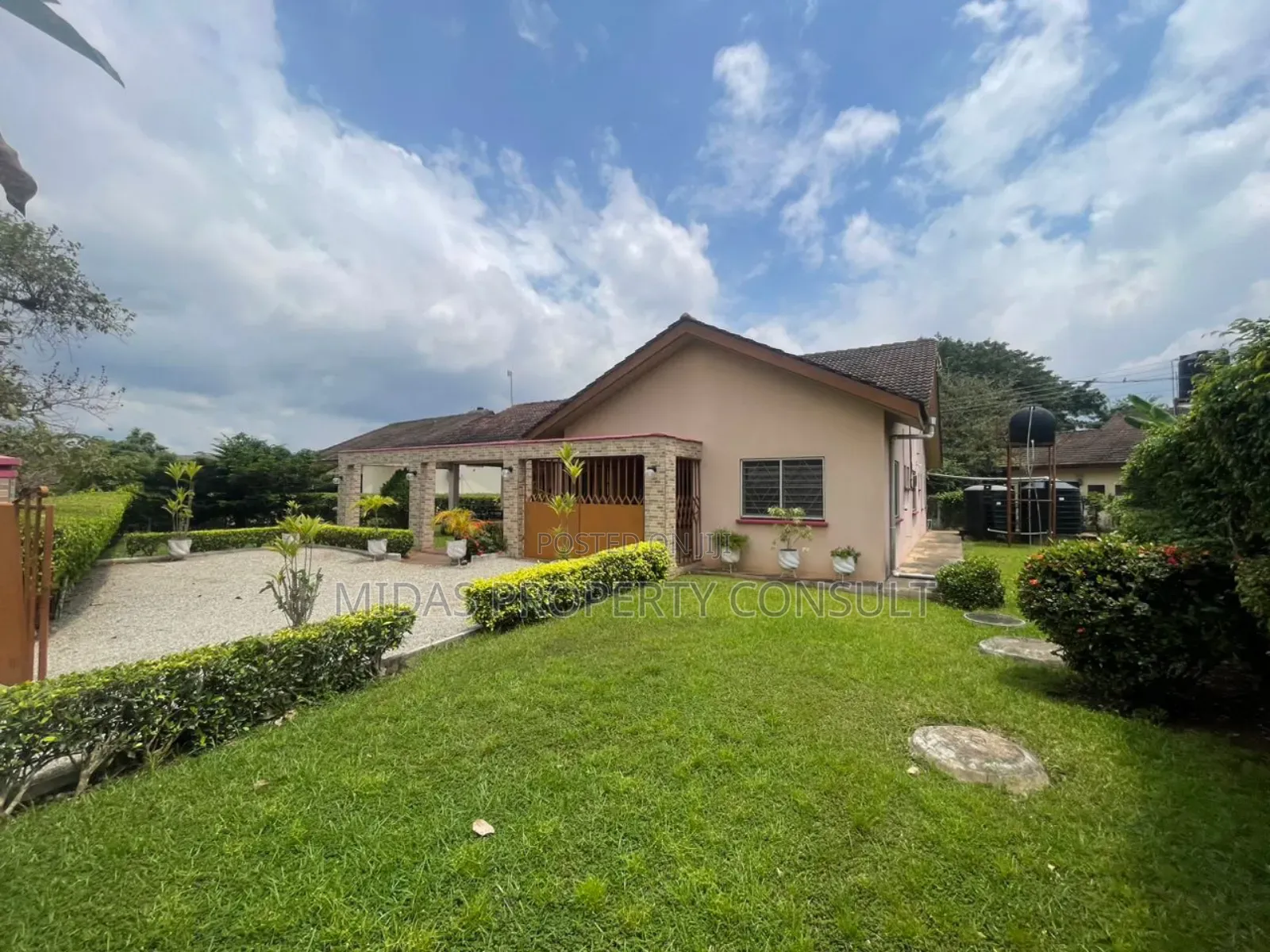 3bdrm House in Acp Estates, Pokuase for sale