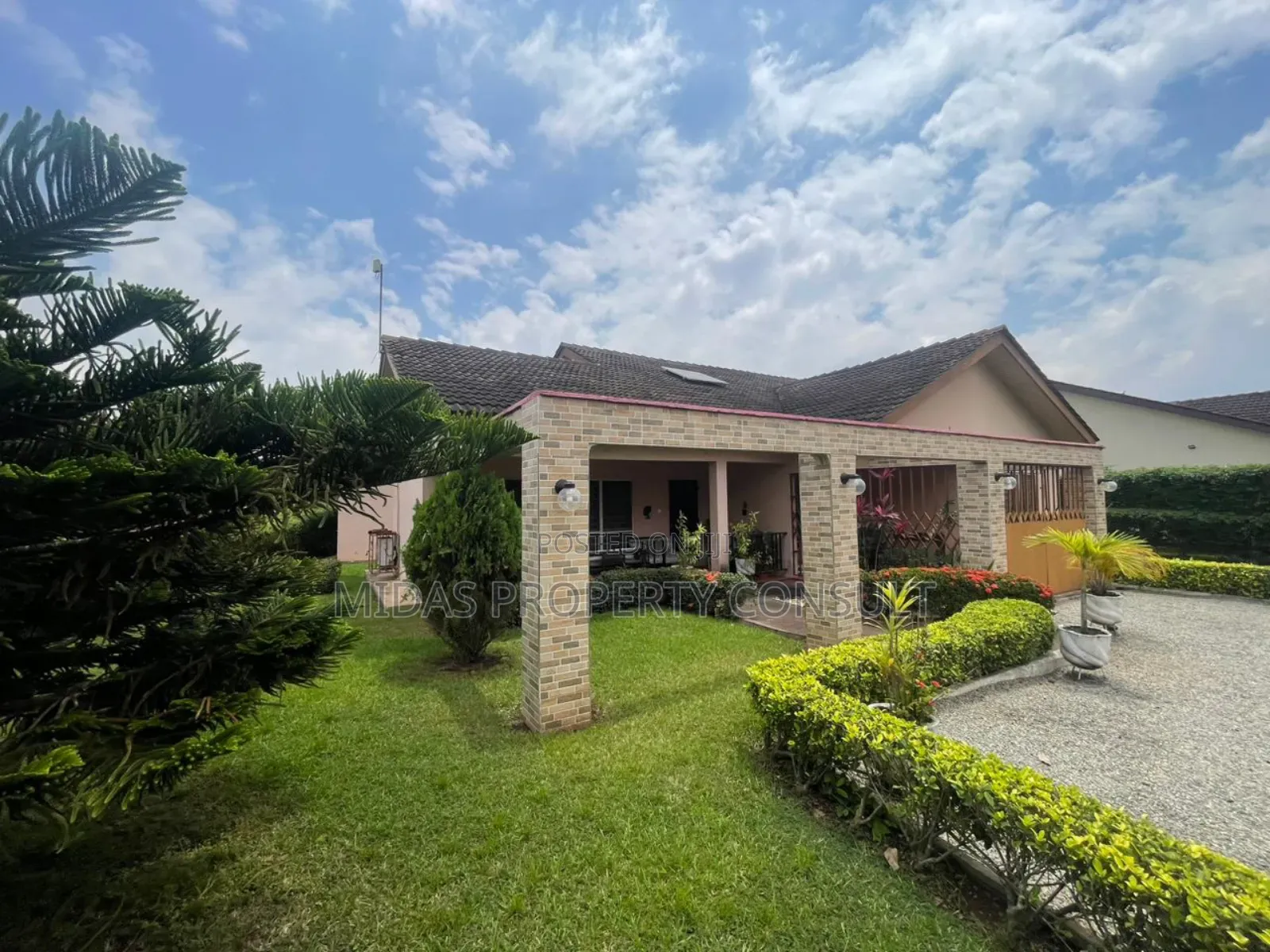 3bdrm House in Acp Estates, Pokuase for sale