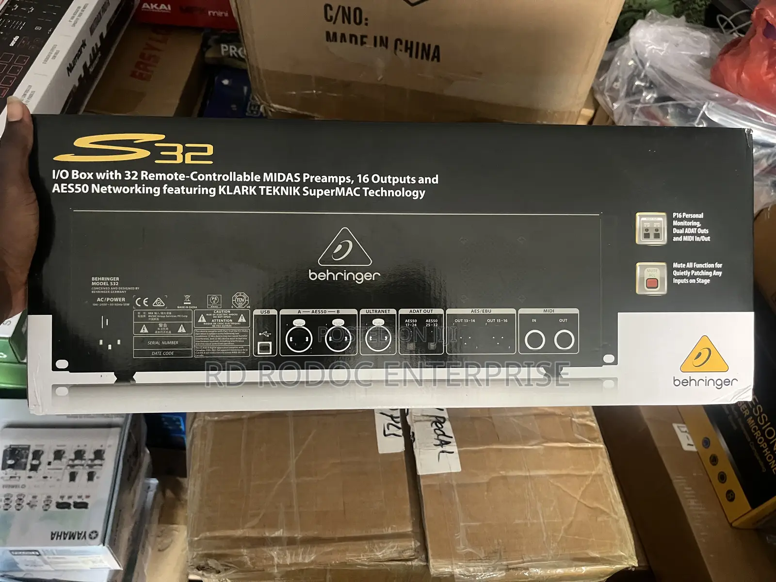 Behringer S32 Digital Stage Box