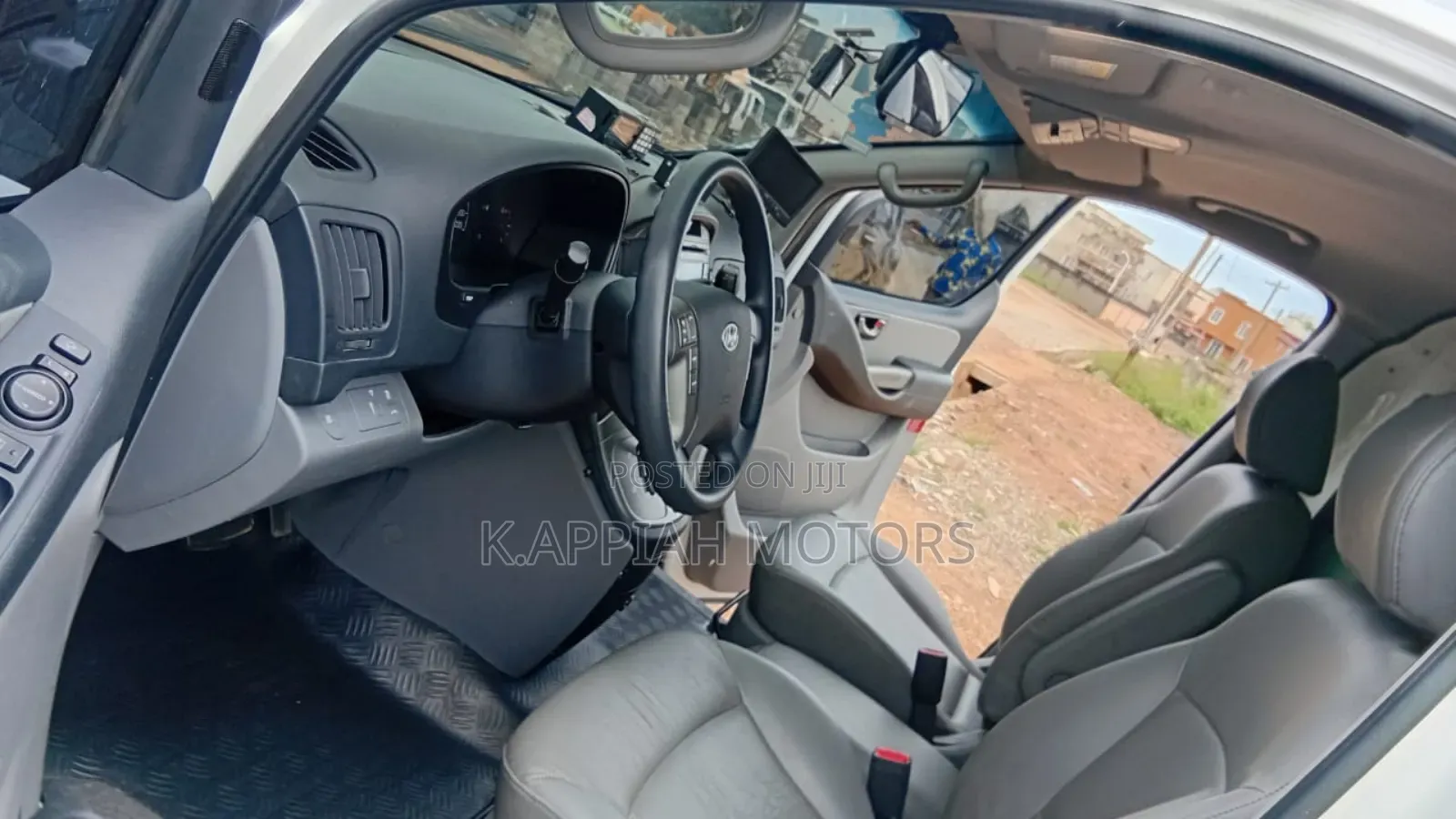 Hyundai Starex 2015 White