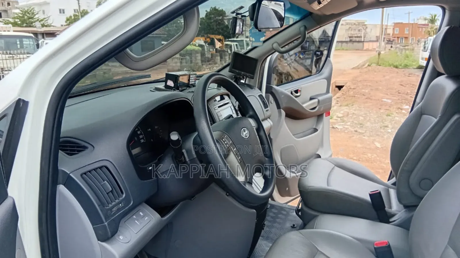 Hyundai Starex 2015 White