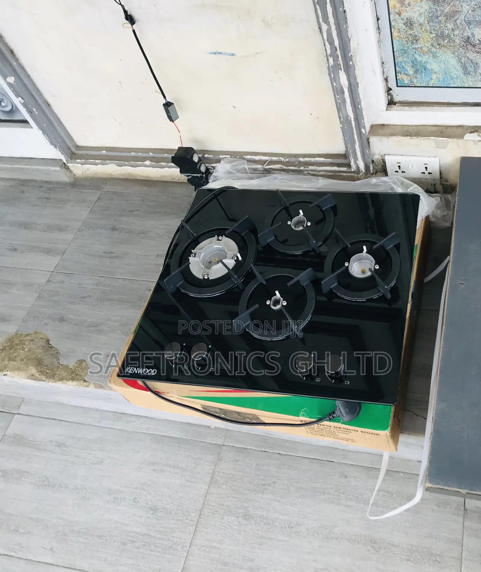 Smart Ceramic 4 Gas Cooker 60cm Black Kenwood