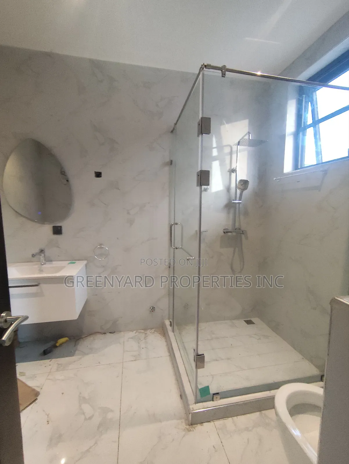4bdrm House in School Junction, Ashaley Botwe for sale