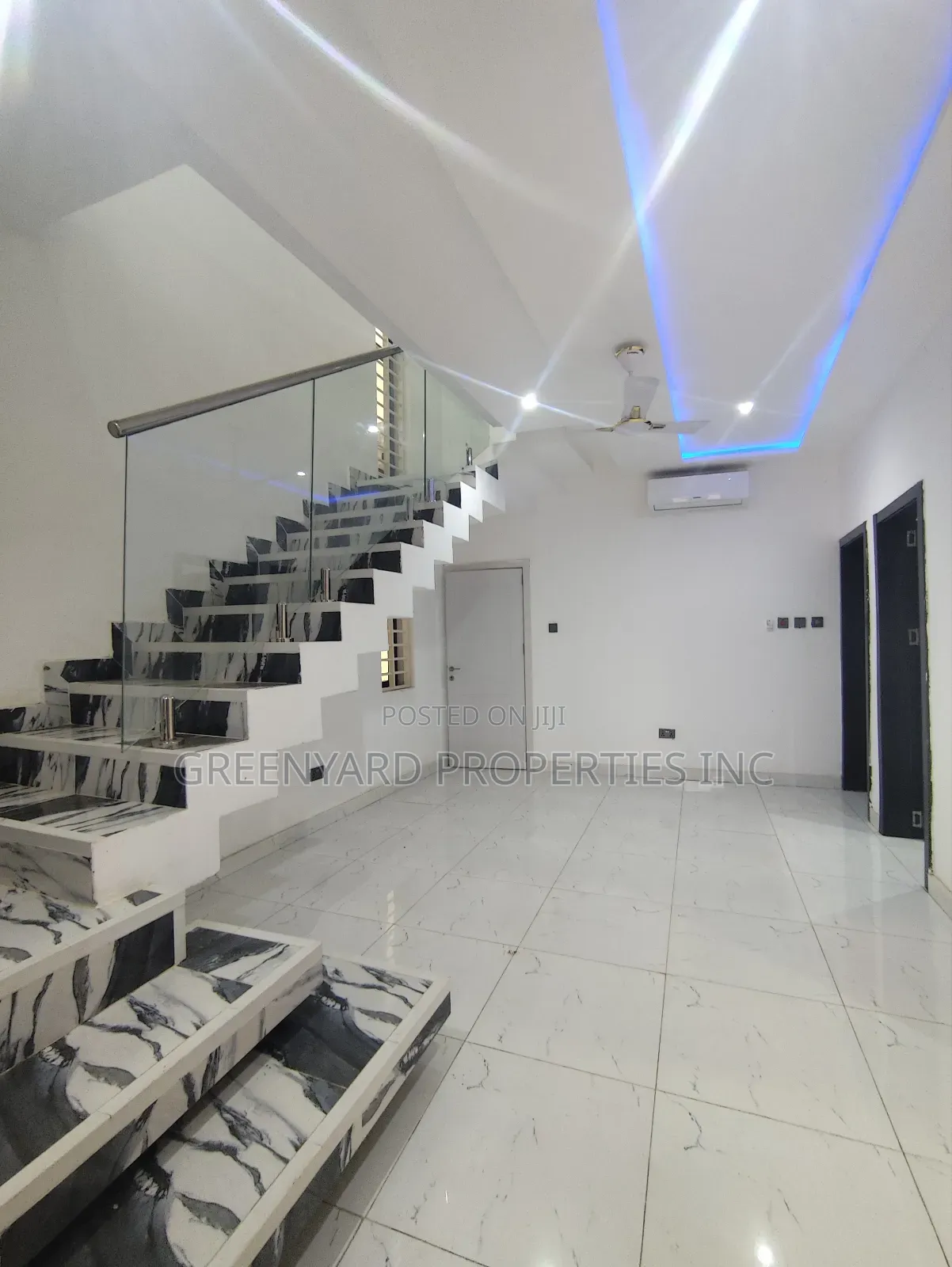 3bdrm Townhouse/Terrace in School Junction, Ashaley Botwe for sale