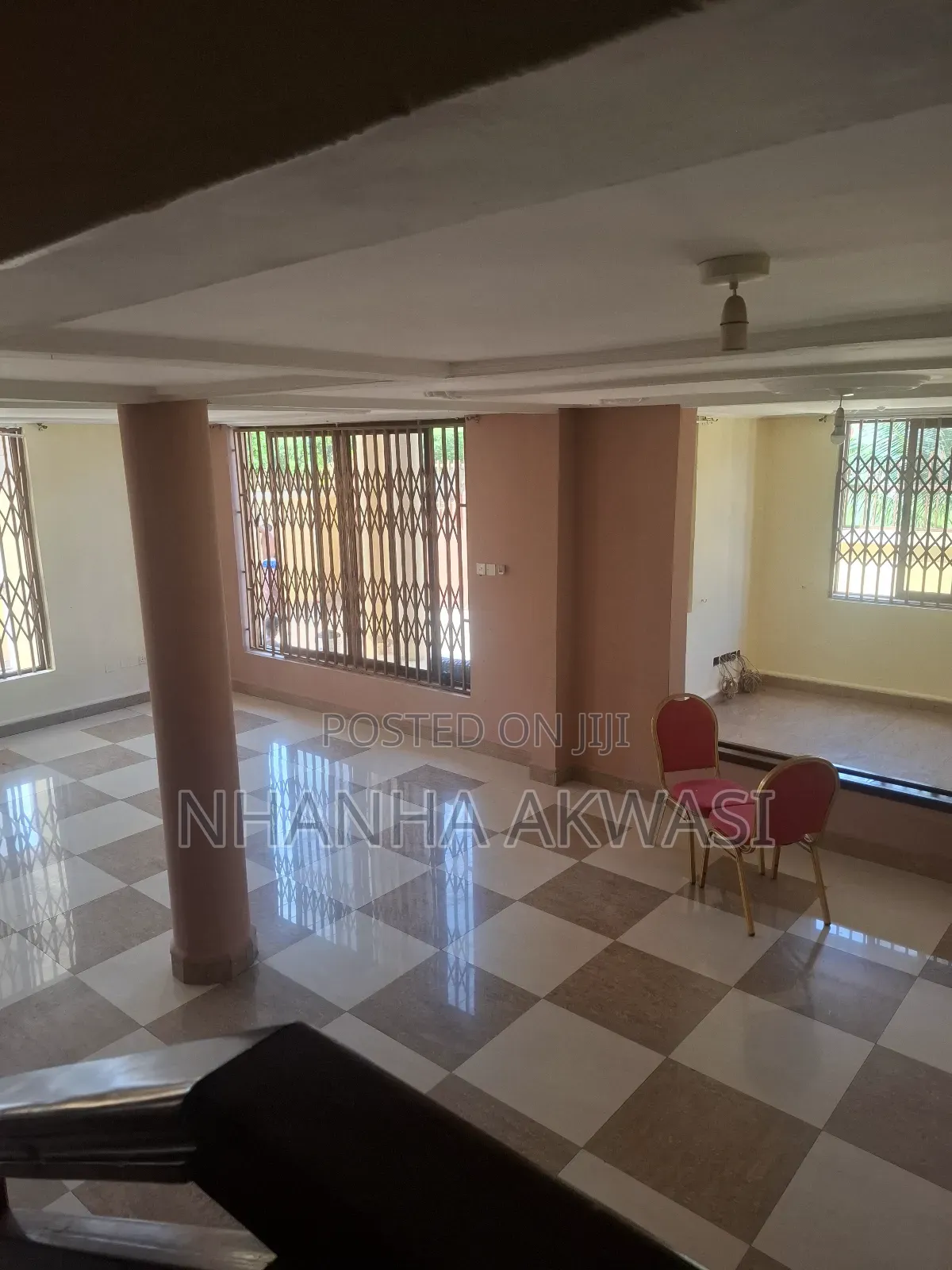 4bdrm Apartment in Community 20, Tema Metropolitan for rent
